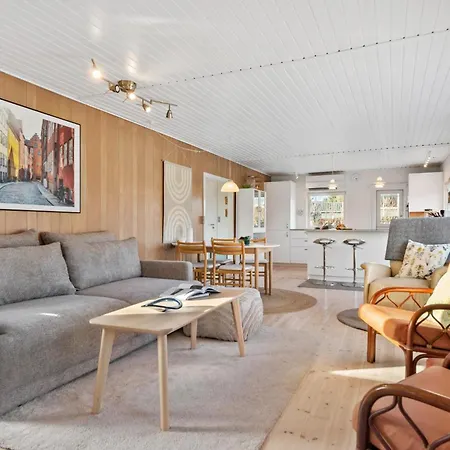 3 Bedroom Awesome In Hébergement de vacances