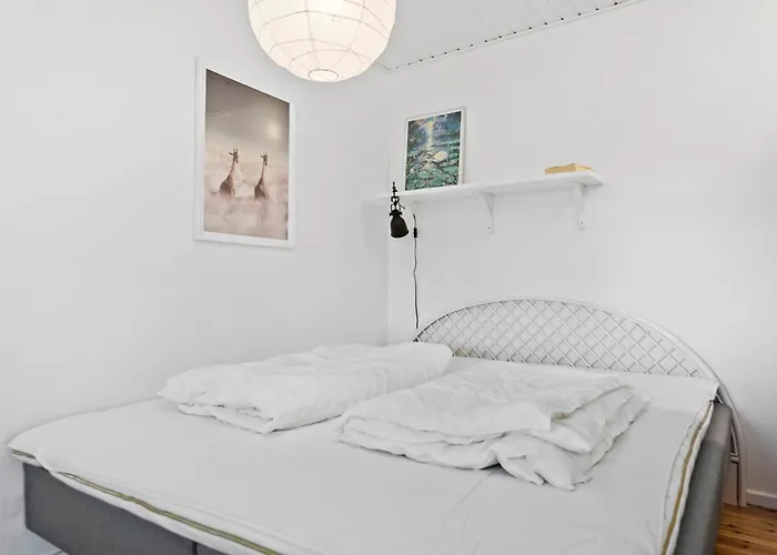 3 Bedroom Awesome In Hébergement de vacances *